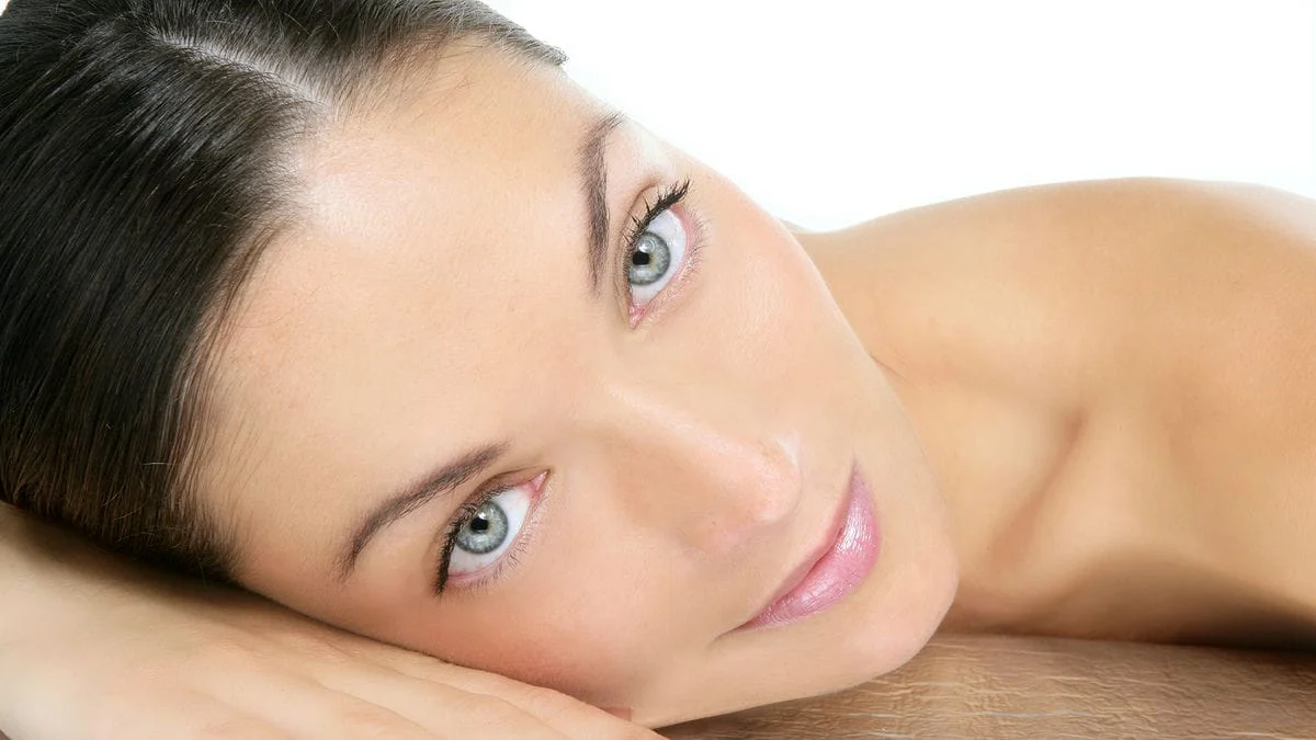 Skin resurfacing CO2 laser treatment